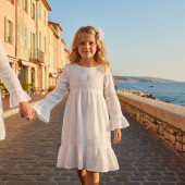 Детска рокля с плетена дантела в екрю 2
