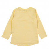 Детска плътна блуза в бледожълт цвят 2