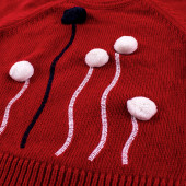 Детски пуловер в червено с 3D апликация 2