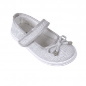 Олекотени обувки с блестящ ефект в сребристо 2