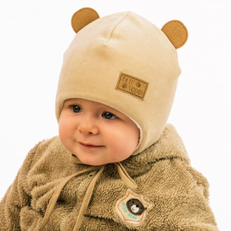 Бебешка зимна плюшена шапка в капучино
