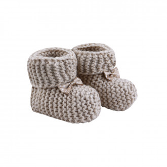 Бебешки плетени терлички с панделка в бежово