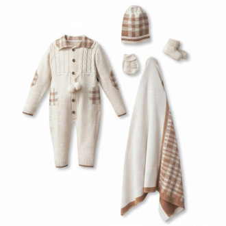 Бебешки подаръчен комплект от плетиво в бежов
