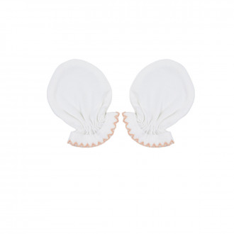 Ръкавички за новородено бебе в екрю с кант праскова