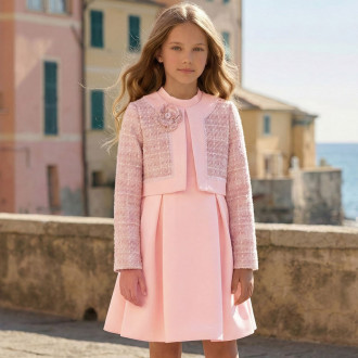 Официална рокля в розово с туидово сако