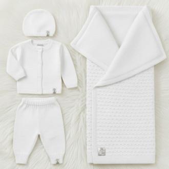 Зимен комплект за новородено от плетиво в бяло