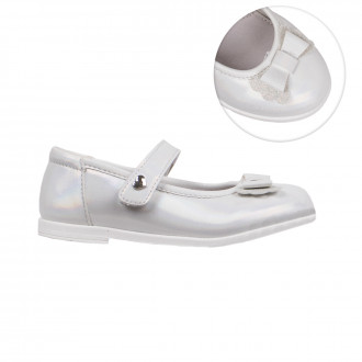 Лачени анатомични обувки за момичета в сребристо с панделка 1