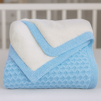 Топло плетено одеяло с пух в синьо 100 х 80 см