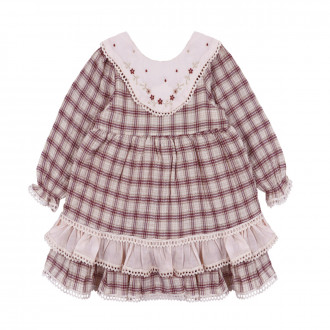 Рокля с бродирана якичка и дантела