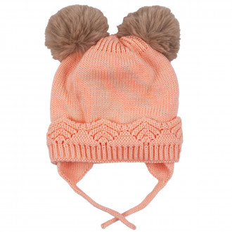 Зимна шапка с декоративна оплетка в цвят сьомга