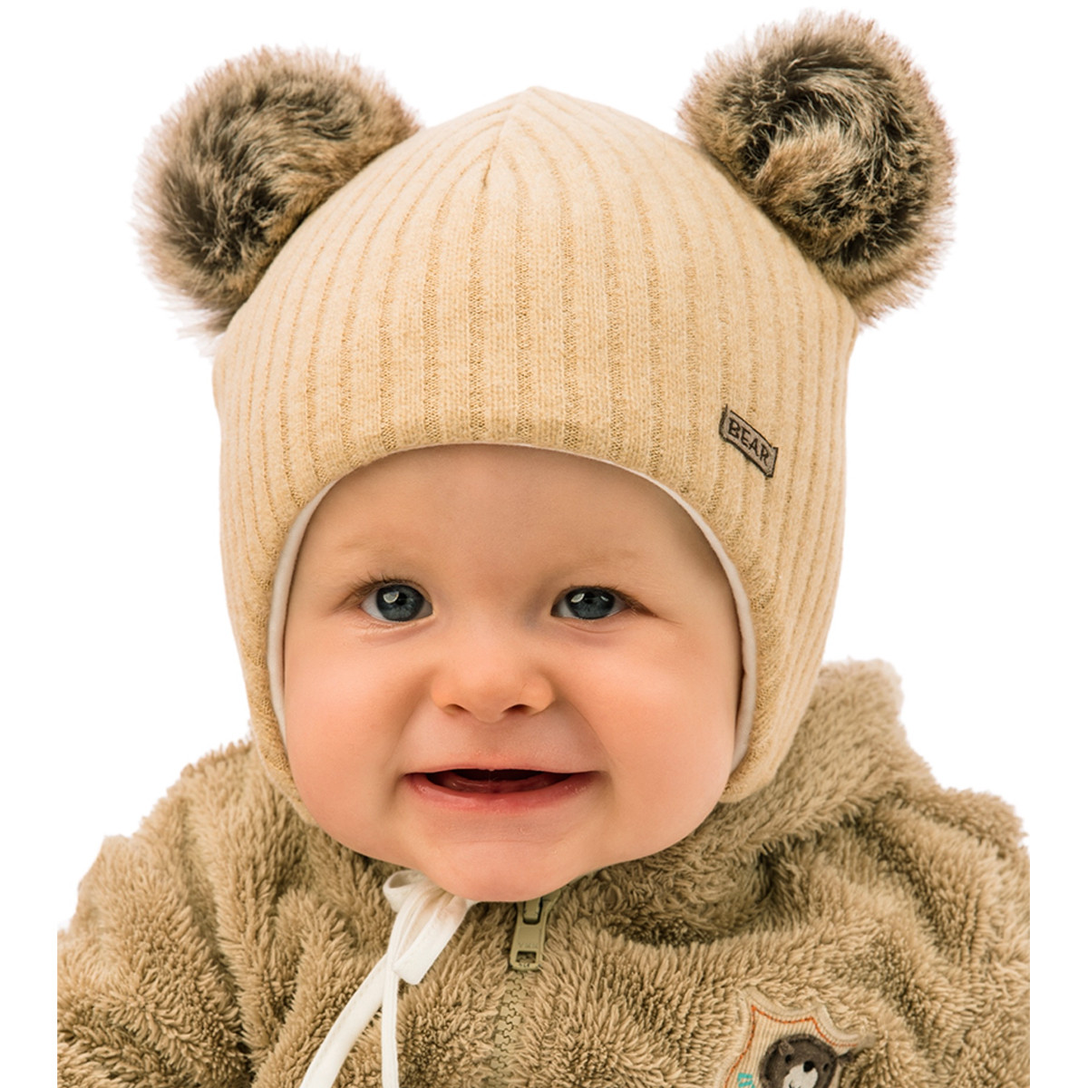Бебешка зимна шапка в цвят капучино