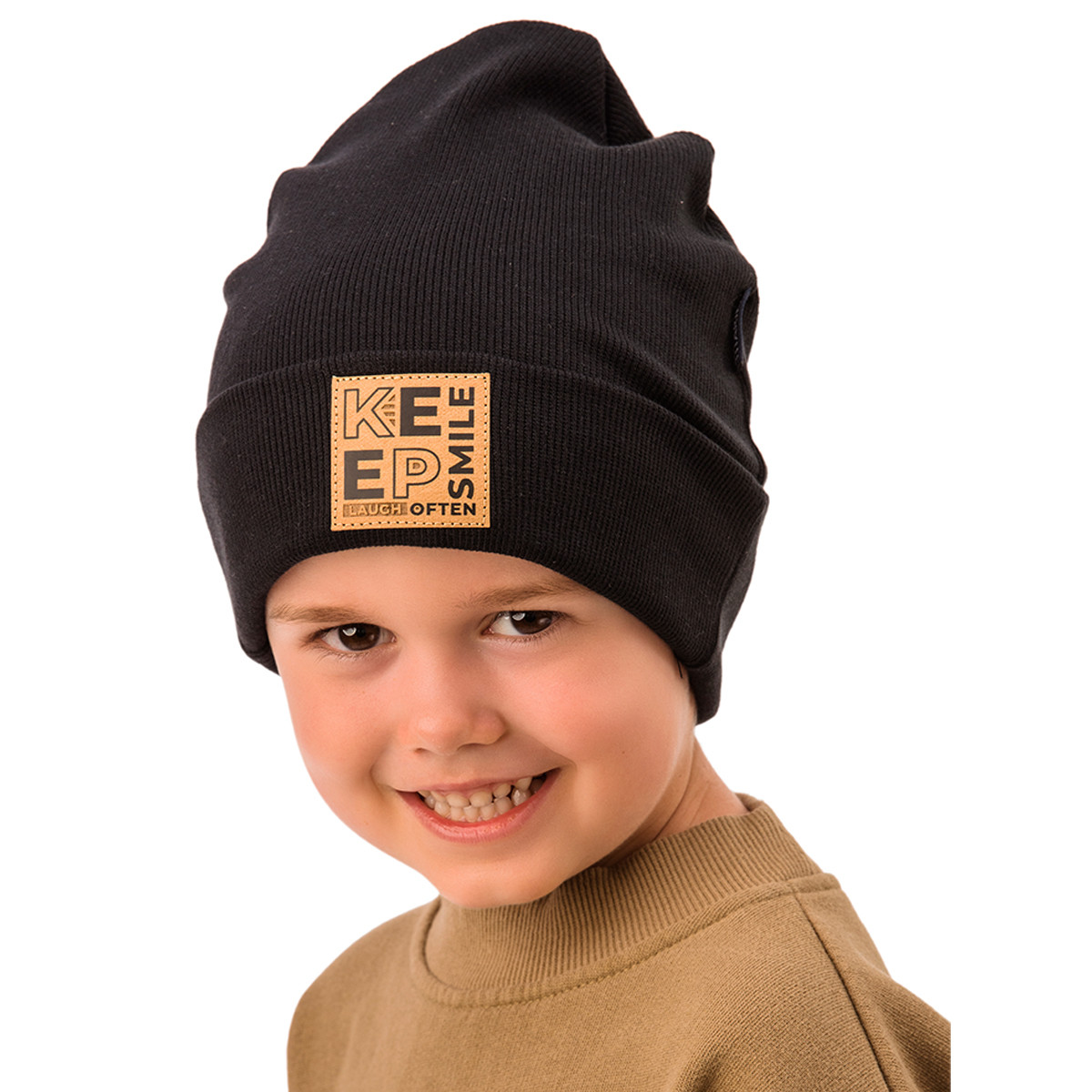 Детска шапка от фино плетиво за момчета