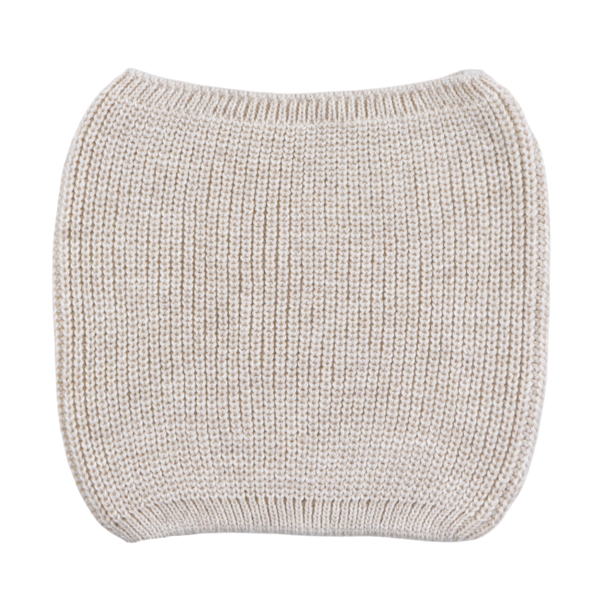 Детски шал-комин от плетиво в бежово