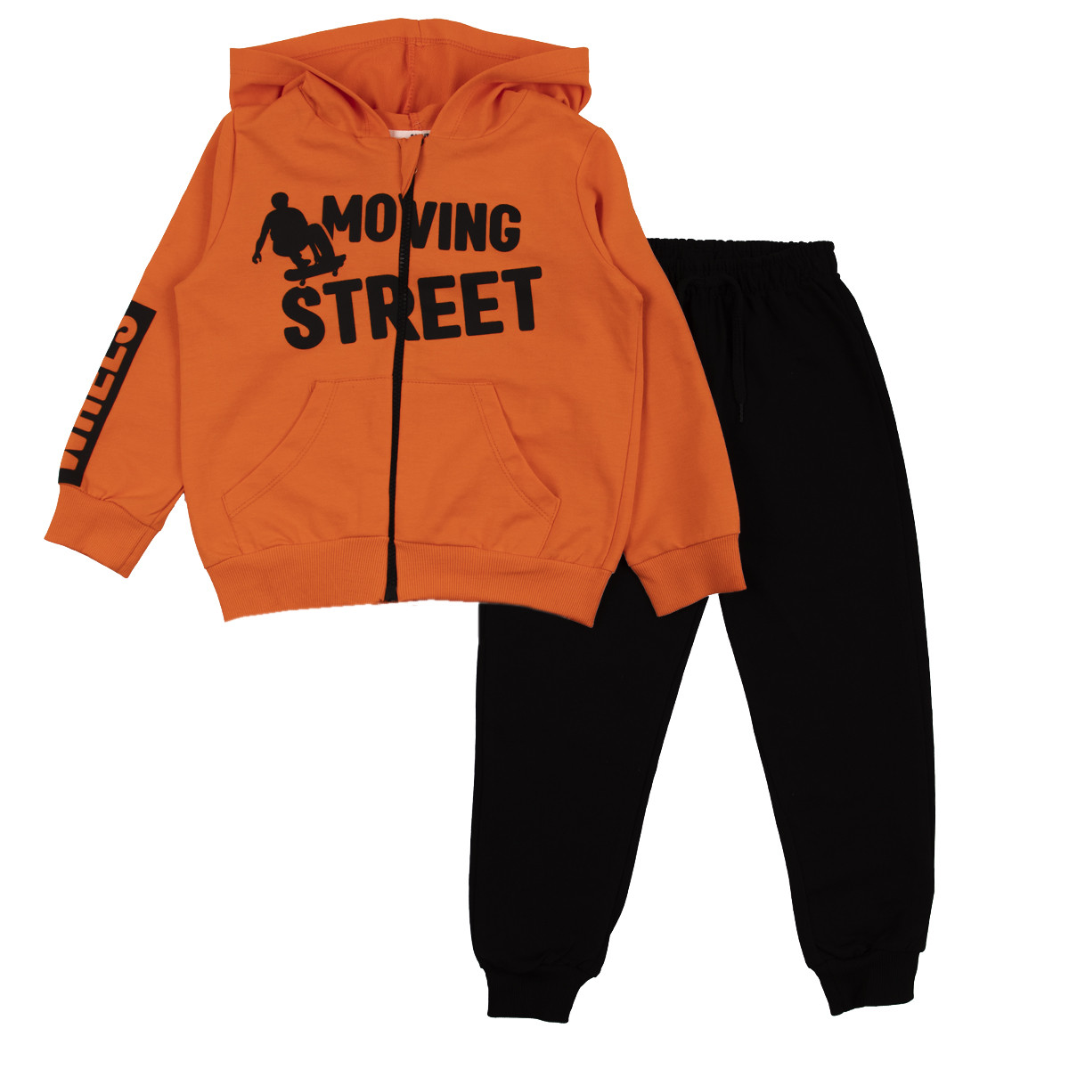 Детски спортен екип в оранжево и черно