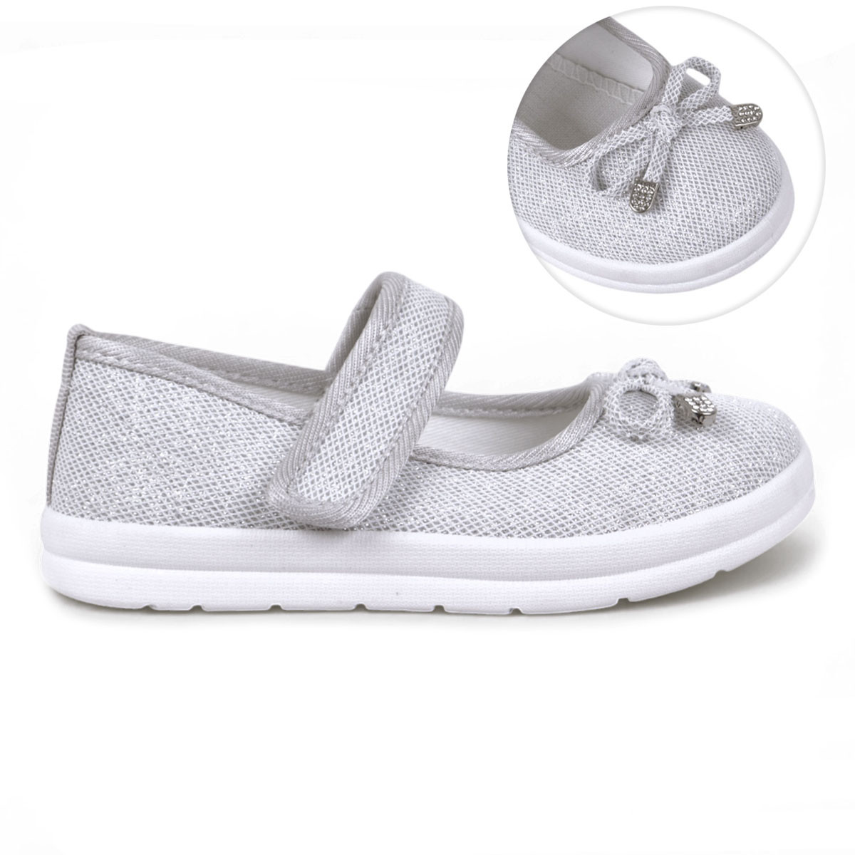 Олекотени обувки с блестящ ефект в сребристо