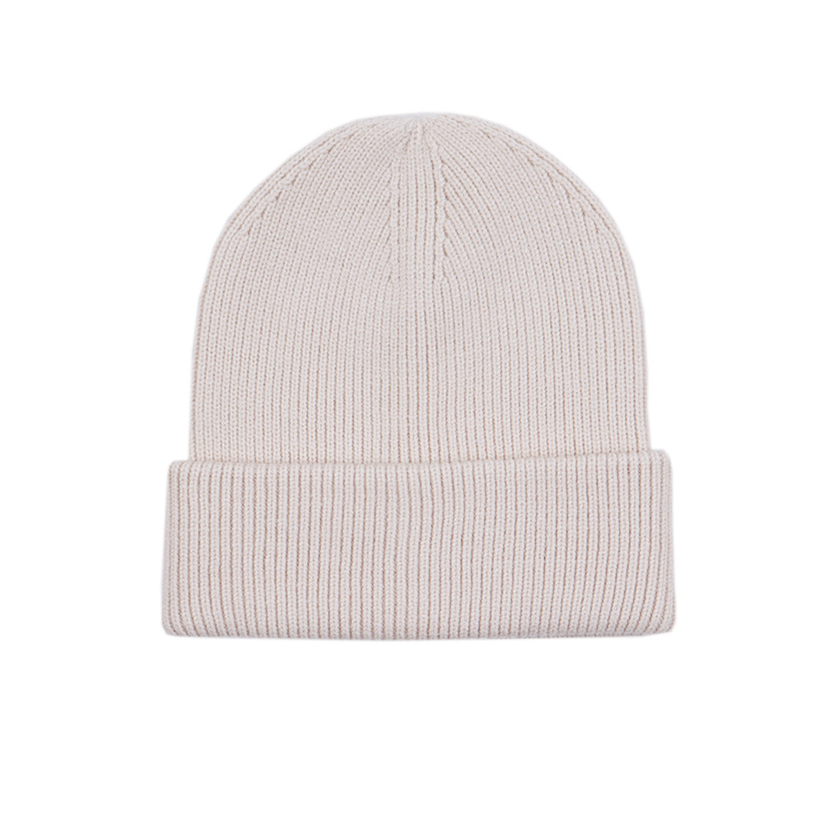 Зимна бежова шапка от плетиво