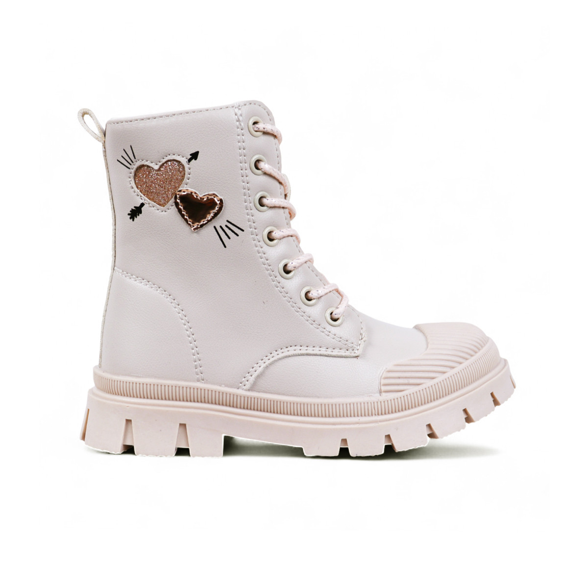 Зимни детски боти със сърчица в бежово